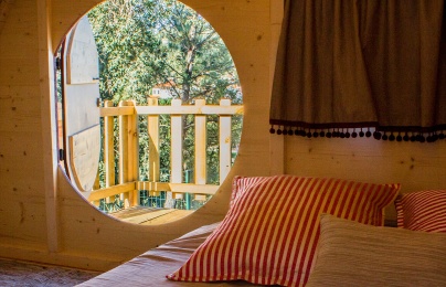 Hobbit House Vermelha - Camping Oleiros