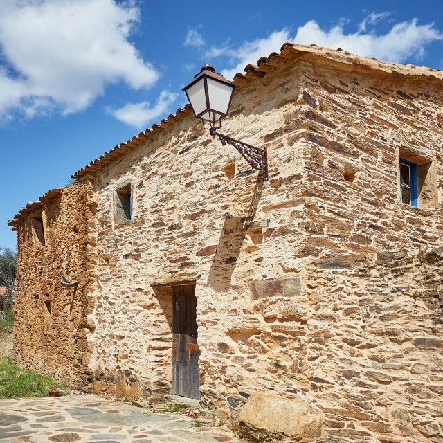 Casa Amores-Perfeitos - Xisto Sentido