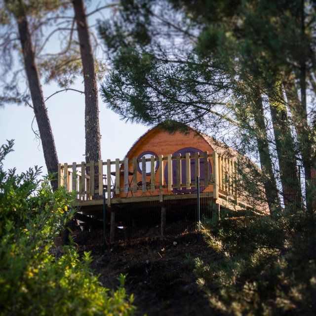 Hobbit House Vermelha - Camping Oleiros