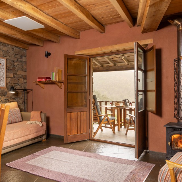 Casa da Árvore - Cerdeira - Home for Creativity