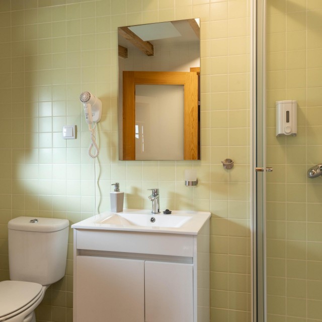 Casa da Árvore - Cerdeira - Home for Creativity