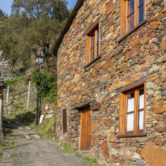 Casa do Forno - Cerdeira - Home for Creativity