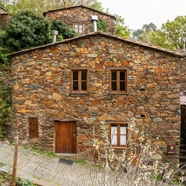 Casa do Forno - Cerdeira - Home for Creativity