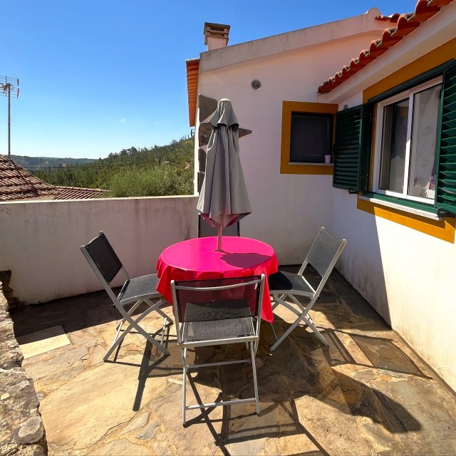 Casa da Ameixeira - Casas dos Carregais