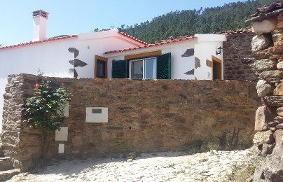 Casa da Ameixeira - Casas dos Carregais