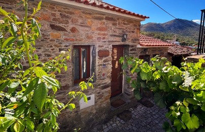 Casa da Cerejeira - Casas dos Carregais